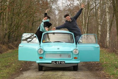 Vintage Trabant toertocht door de Peel-image